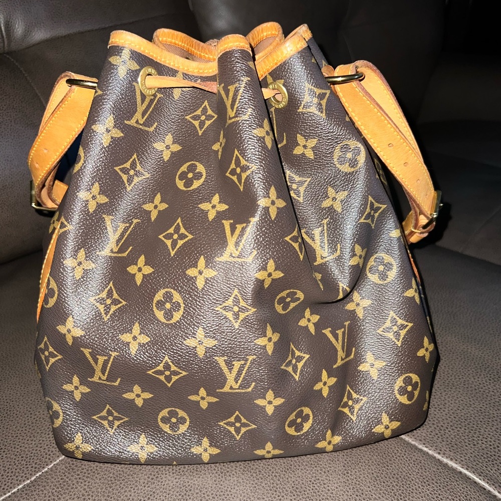 Louis Vuitton NOE shoulder bag pre loved